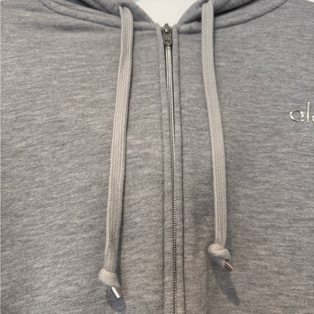 Auth.✅ ALO Yoga Accolade Full Zip in “Athletic Heather Grey” Size Large🩶 - Picture 3 of 11